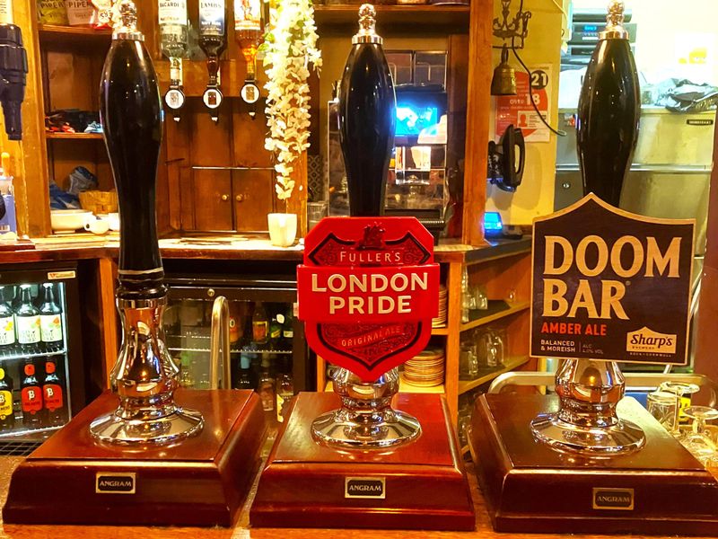 (Pub, Bar). Published on 21-02-2023