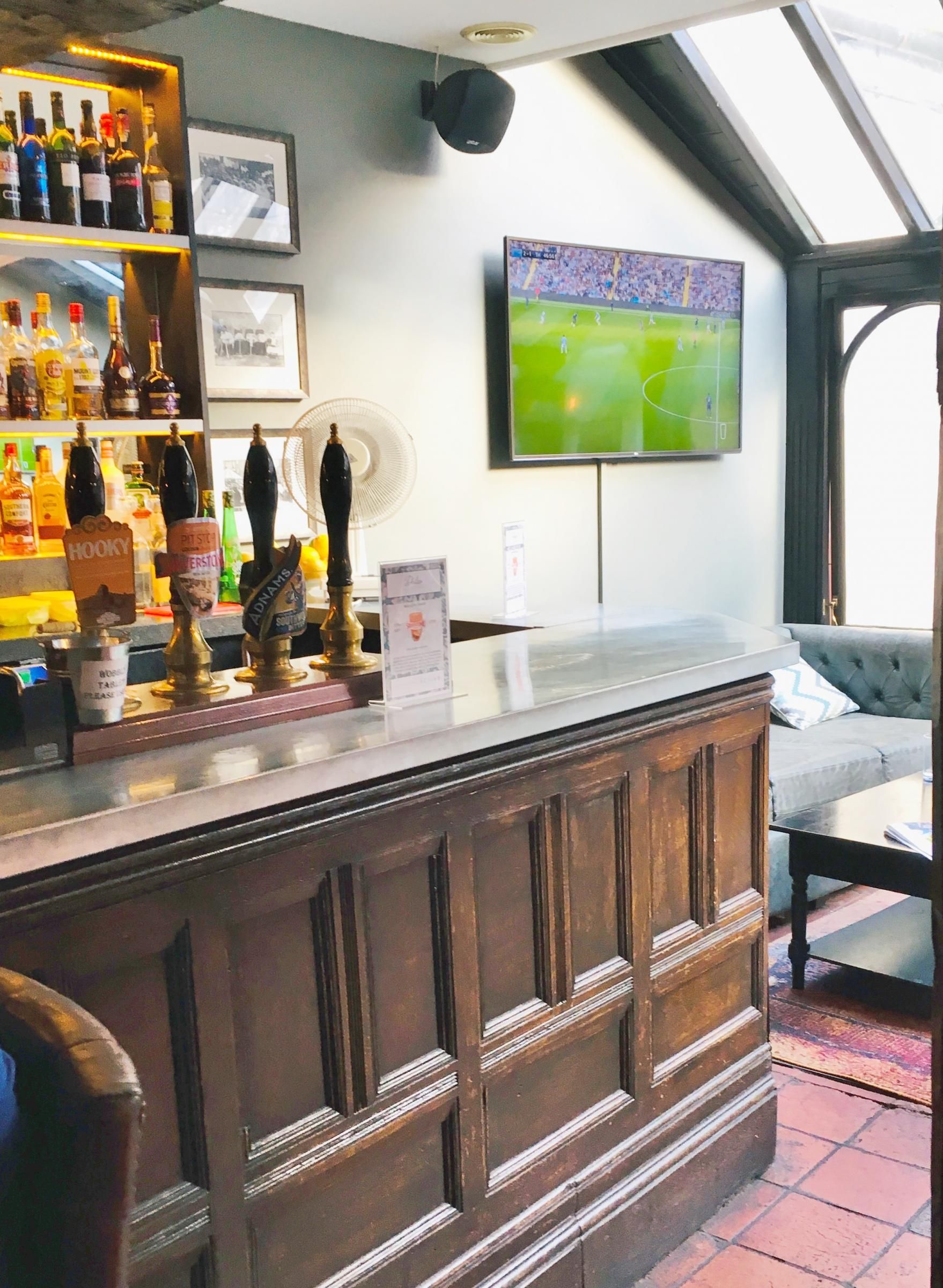 (Pub, Bar). Published on 19-08-2019