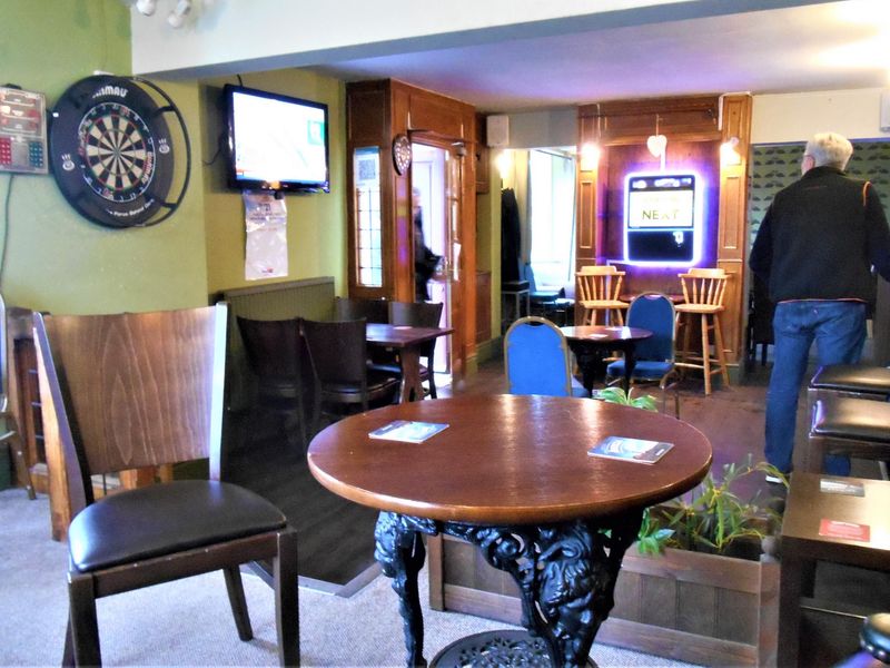 (Pub, Bar). Published on 30-11-2021