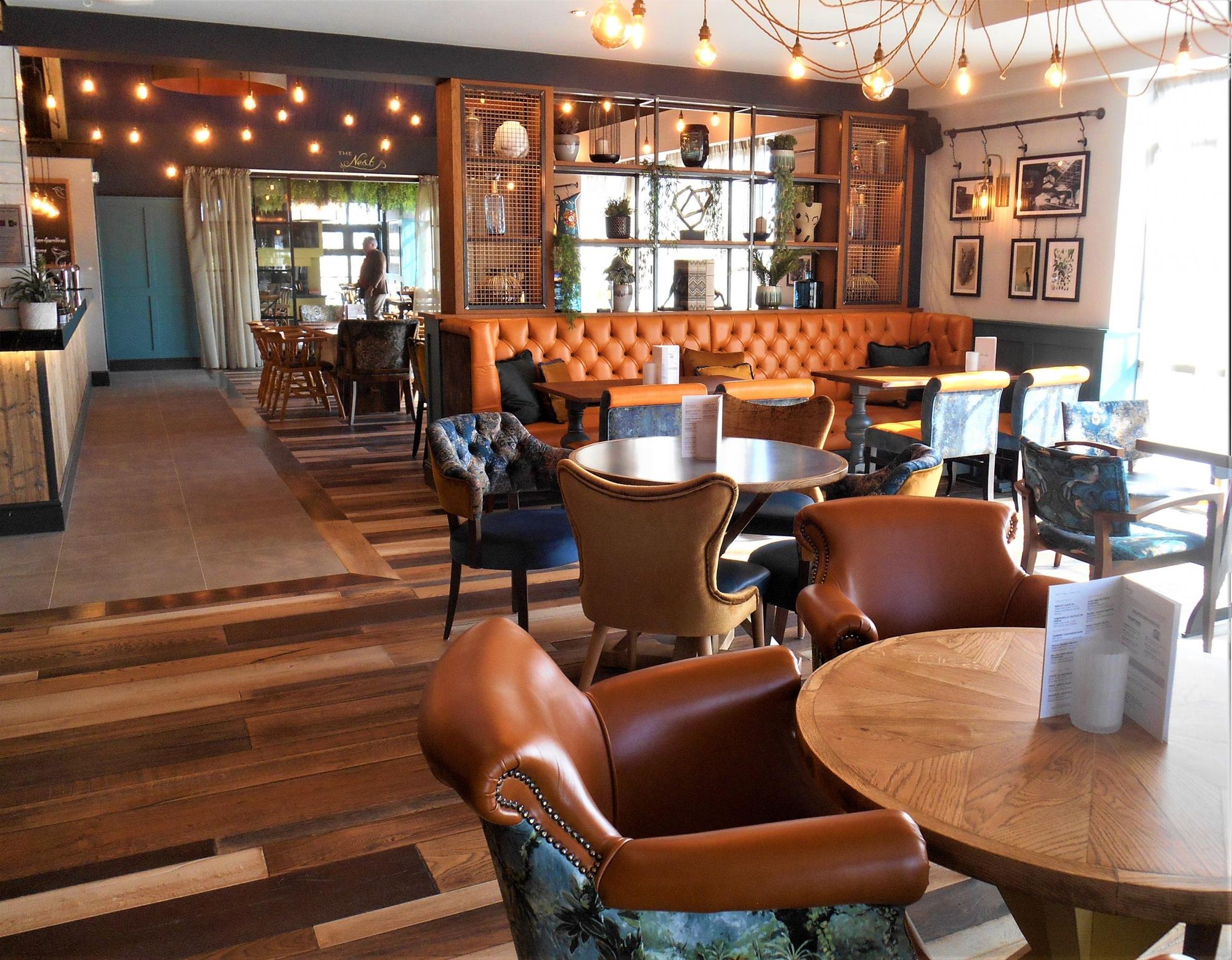 (Pub, Restaurant). Published on 01-04-2022