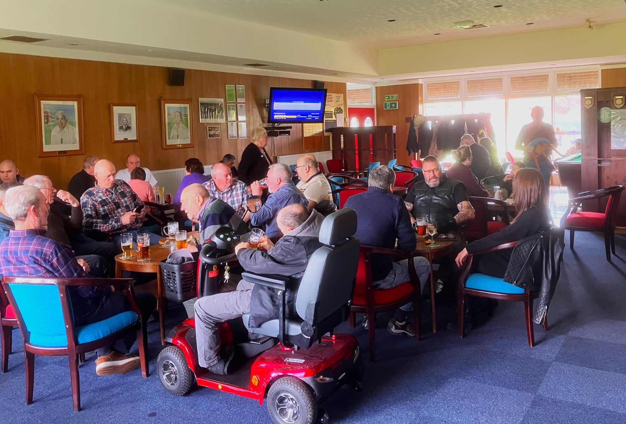 (Pub, Bar, Customers). Published on 02-04-2023