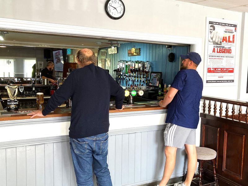 (Pub, Bar, Customers). Published on 18-04-2026 