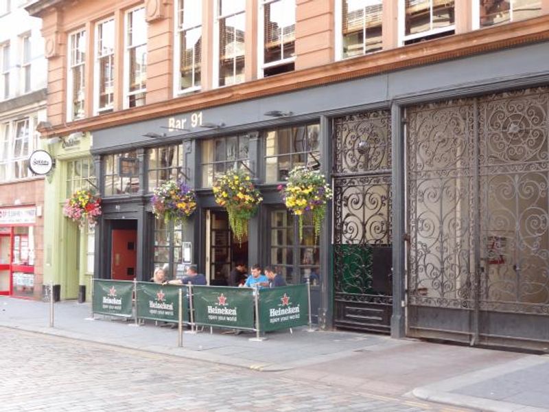 (Pub, External, Bar, Sign). Published on 31-08-2013