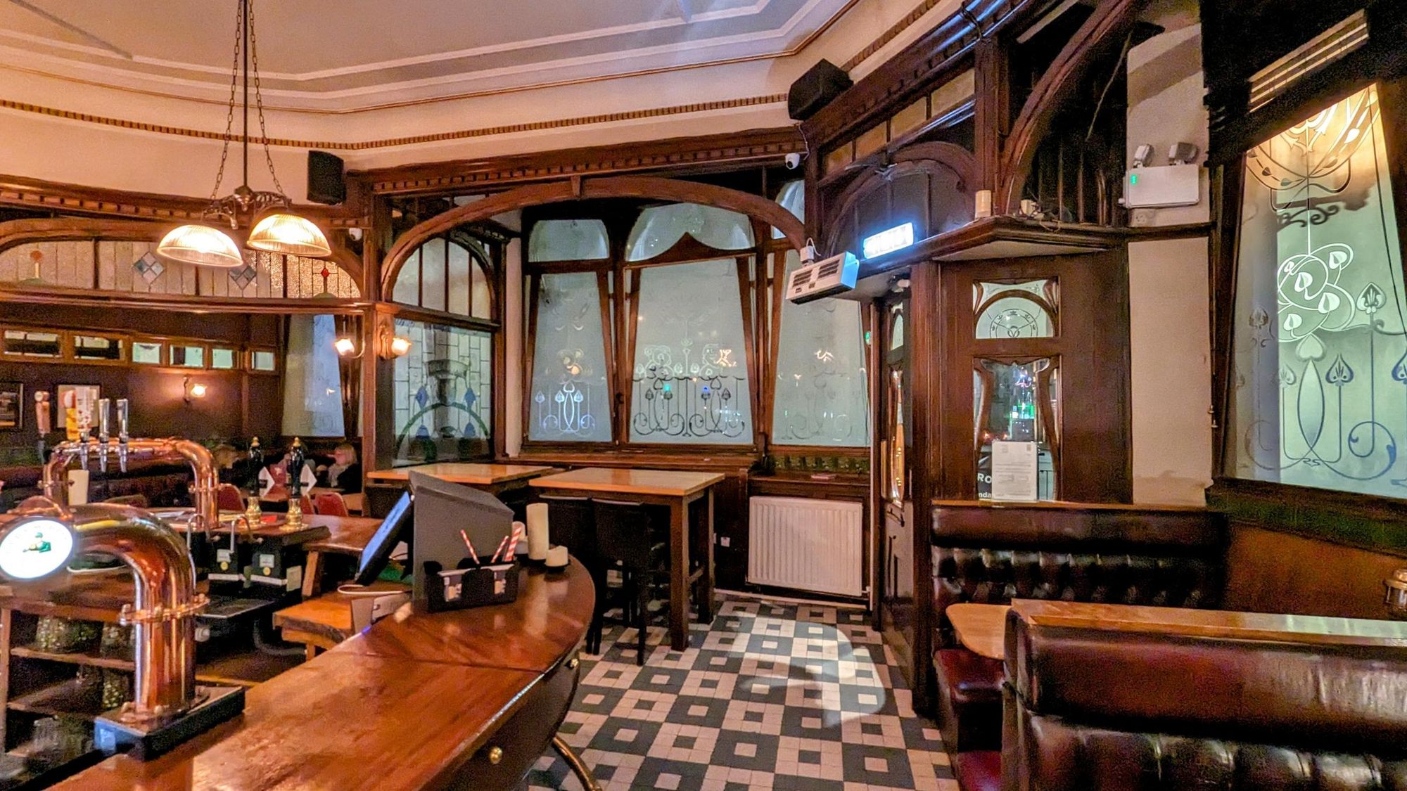 (Bar). Published on 17-06-2024