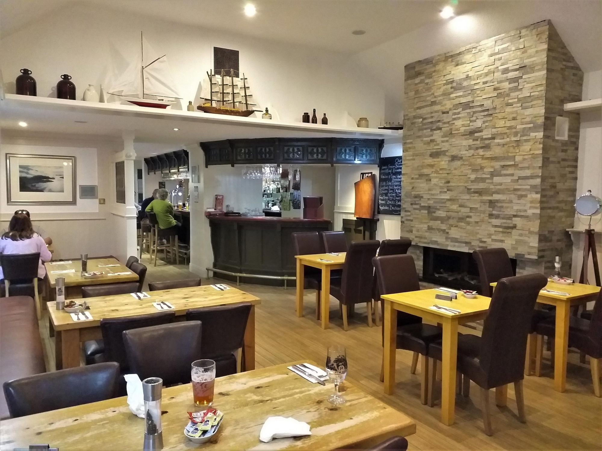 (Restaurant). Published on 29-09-2022