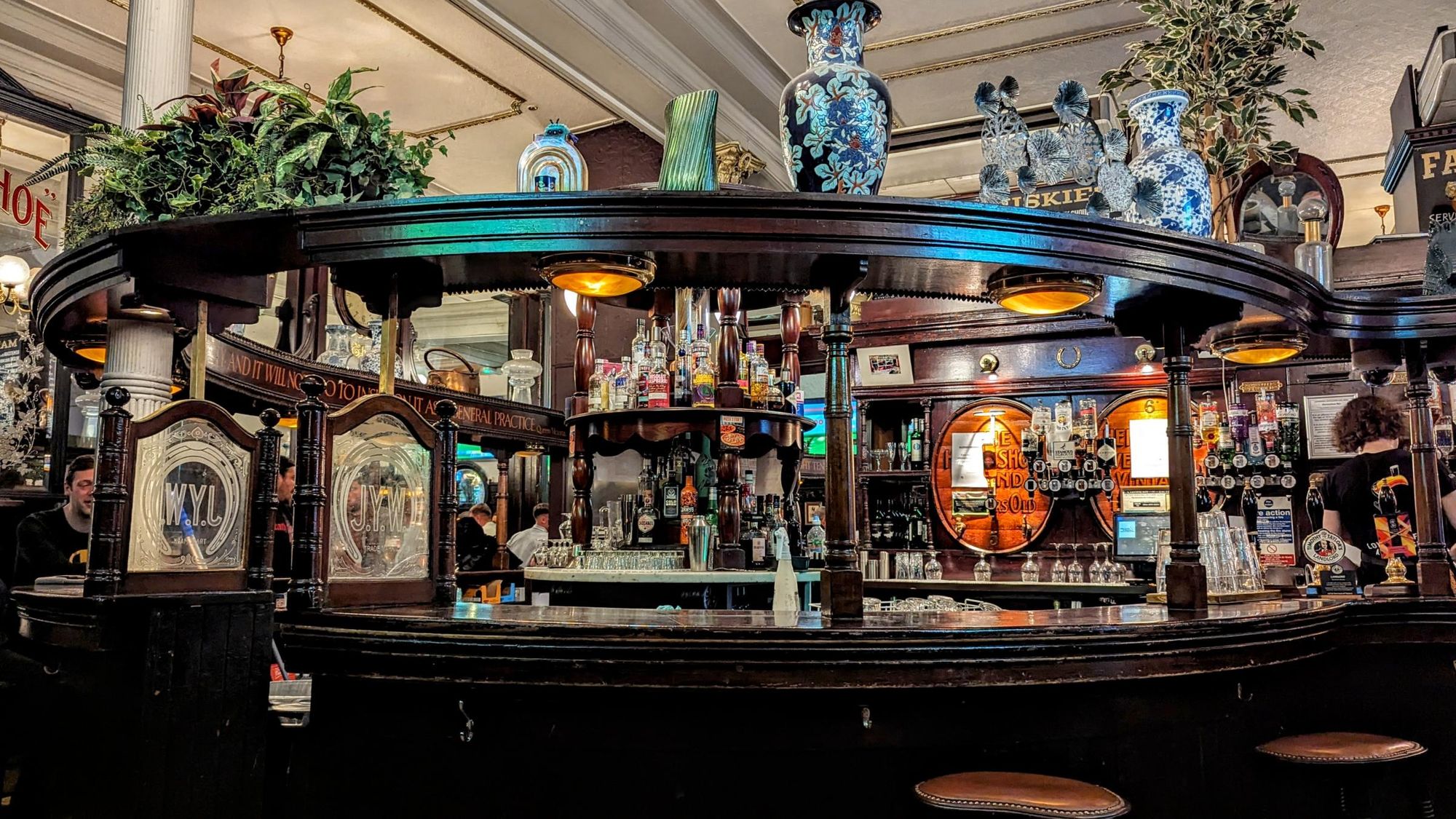 (Bar). Published on 17-06-2024