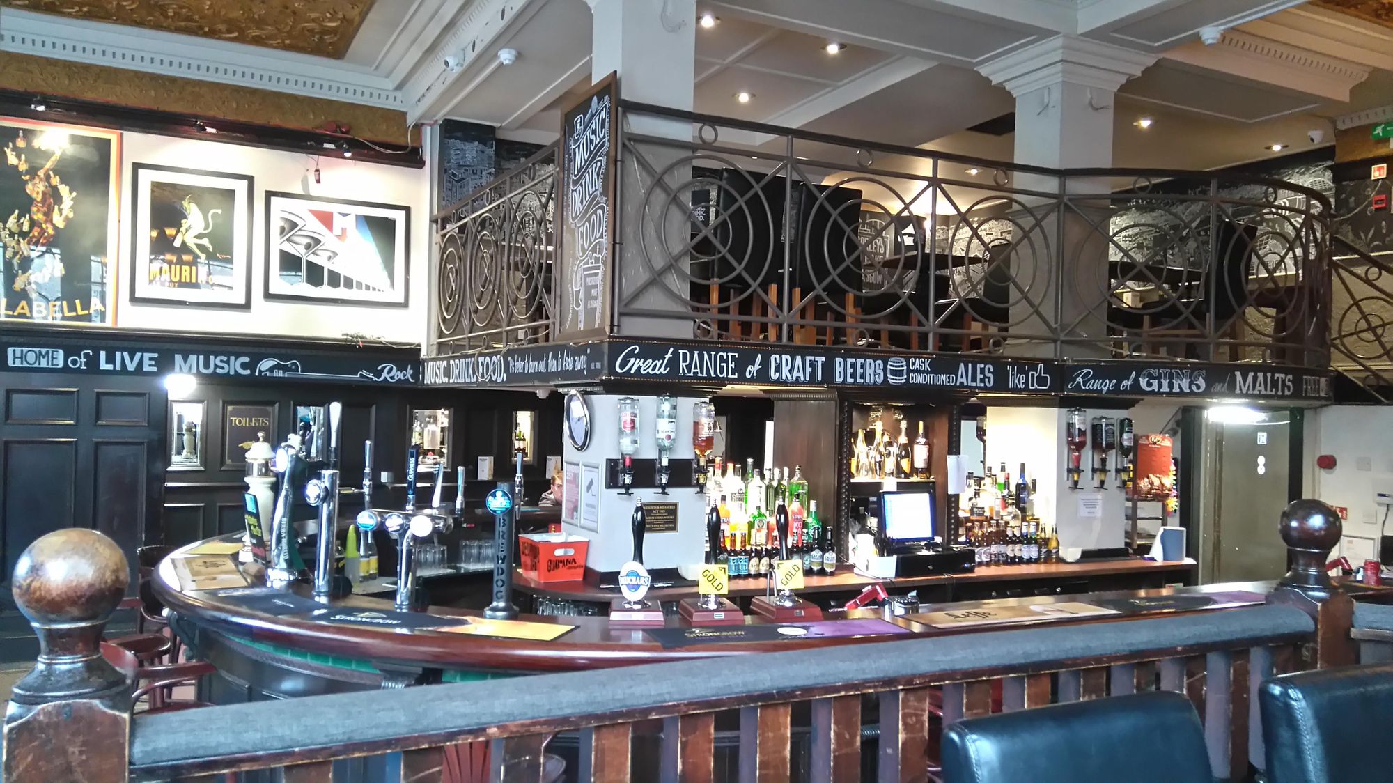 (Pub, Bar). Published on 24-09-2016