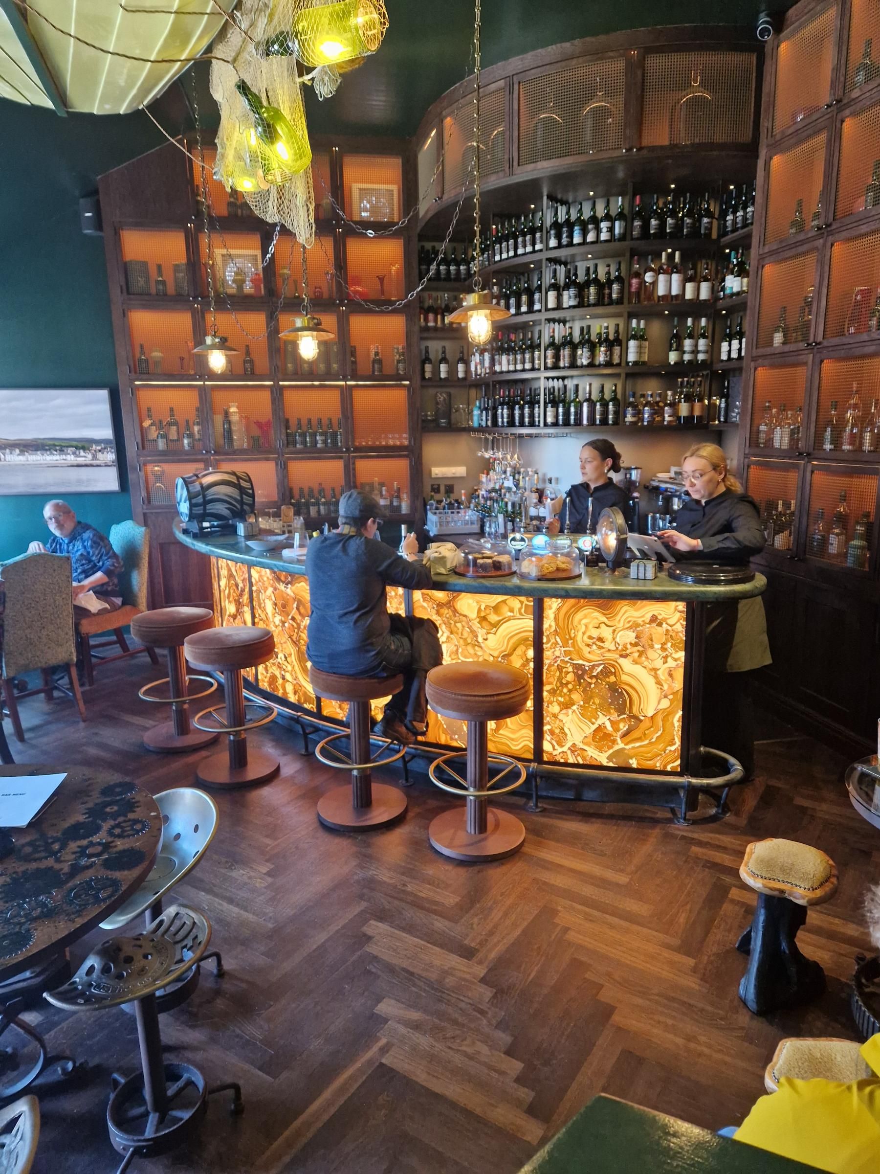 (Bar). Published on 04-05-2026