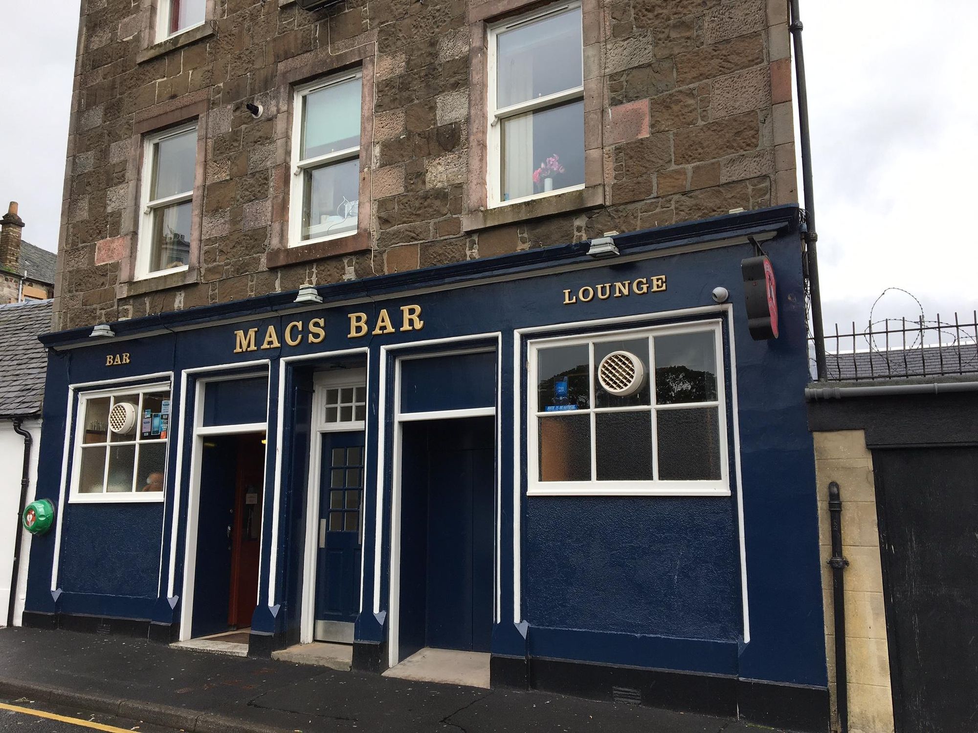 Outside of Macs Bar. (Pub, External, Key). Published on 28-09-2016