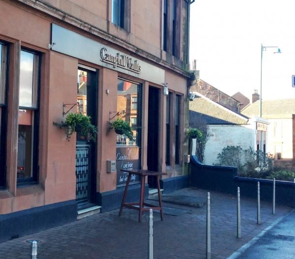 Front aspect. (Pub, External, Sign, Key). Published on 23-02-2015