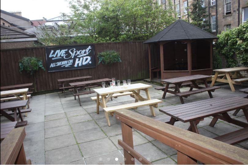(Pub, Garden). Published on 02-10-2021