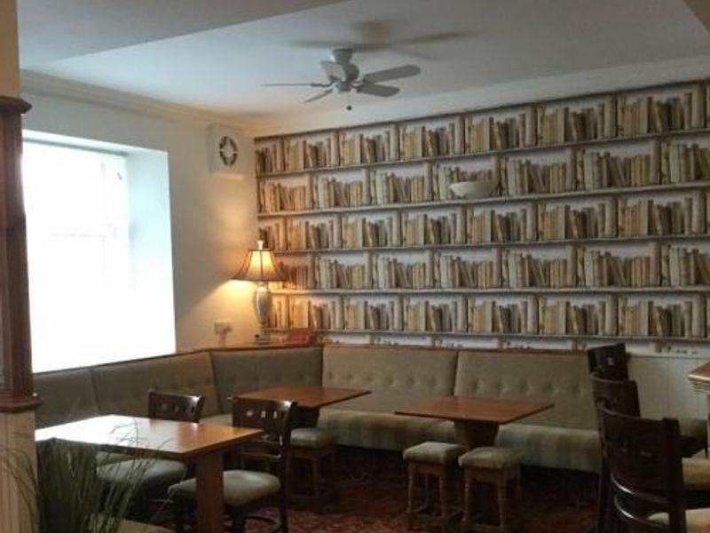 (Pub, Bar). Published on 03-10-2015 