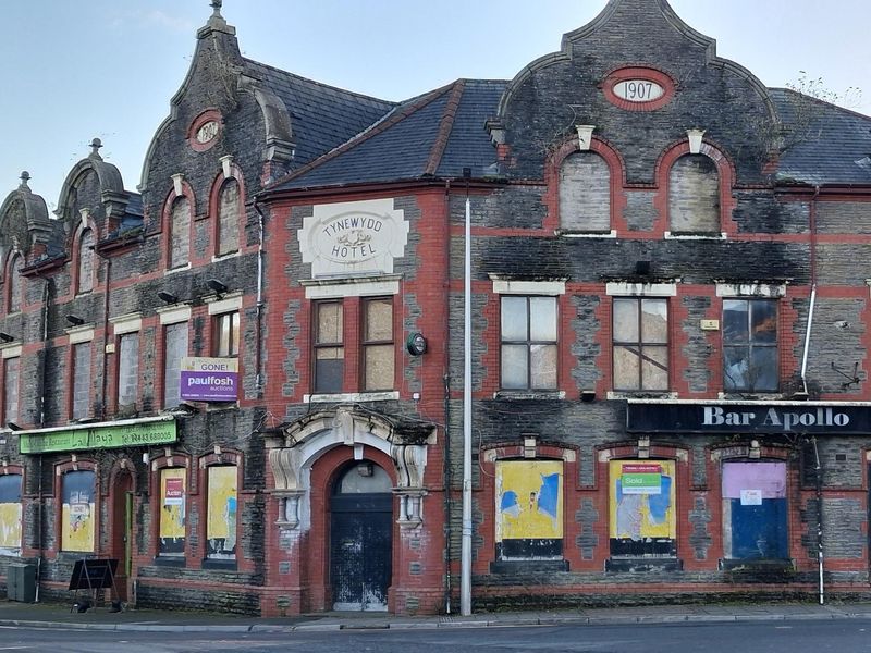 David Bayliss. (Pub, External, Key). Published on 30-11-2025 