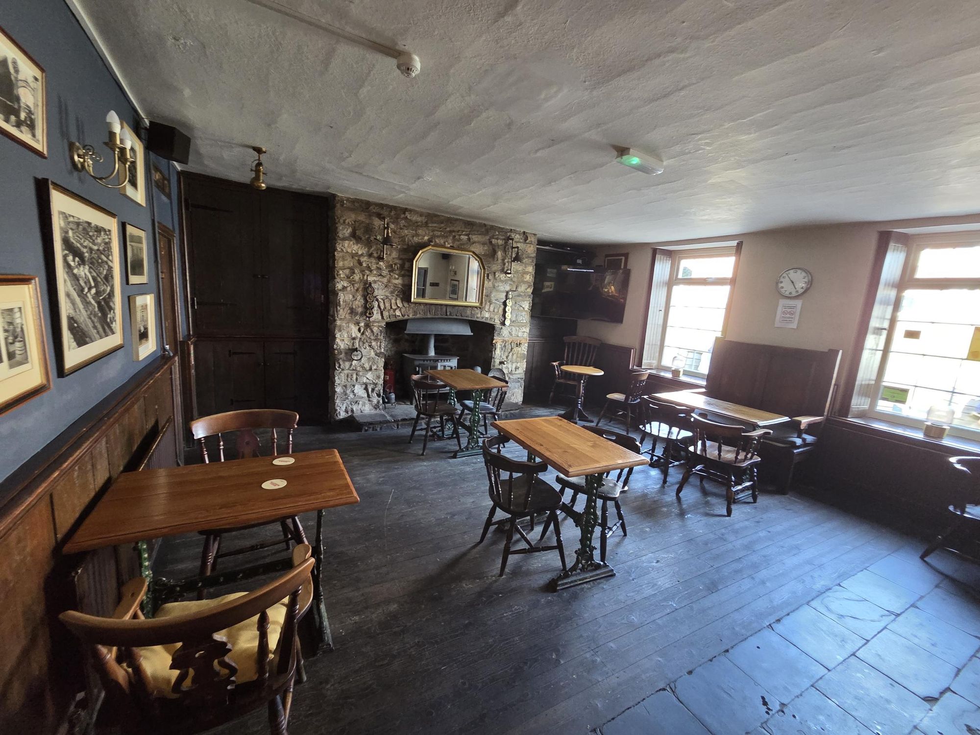 (Pub, Bar). Published on 22-08-2025