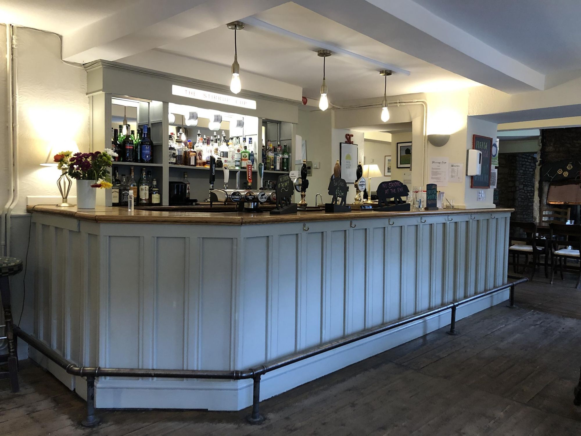 Bar. (Bar). Published on 16-10-2020