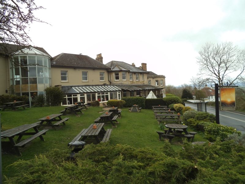 Rising Sun - Cleeve Hill. (Pub, External). Published on 06-04-2014