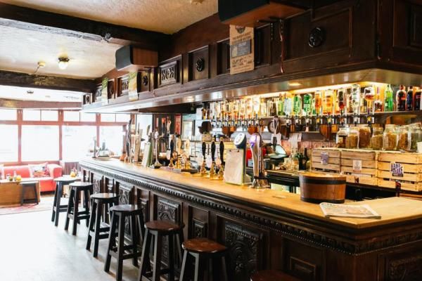 (Pub, Bar). Published on 17-09-2016