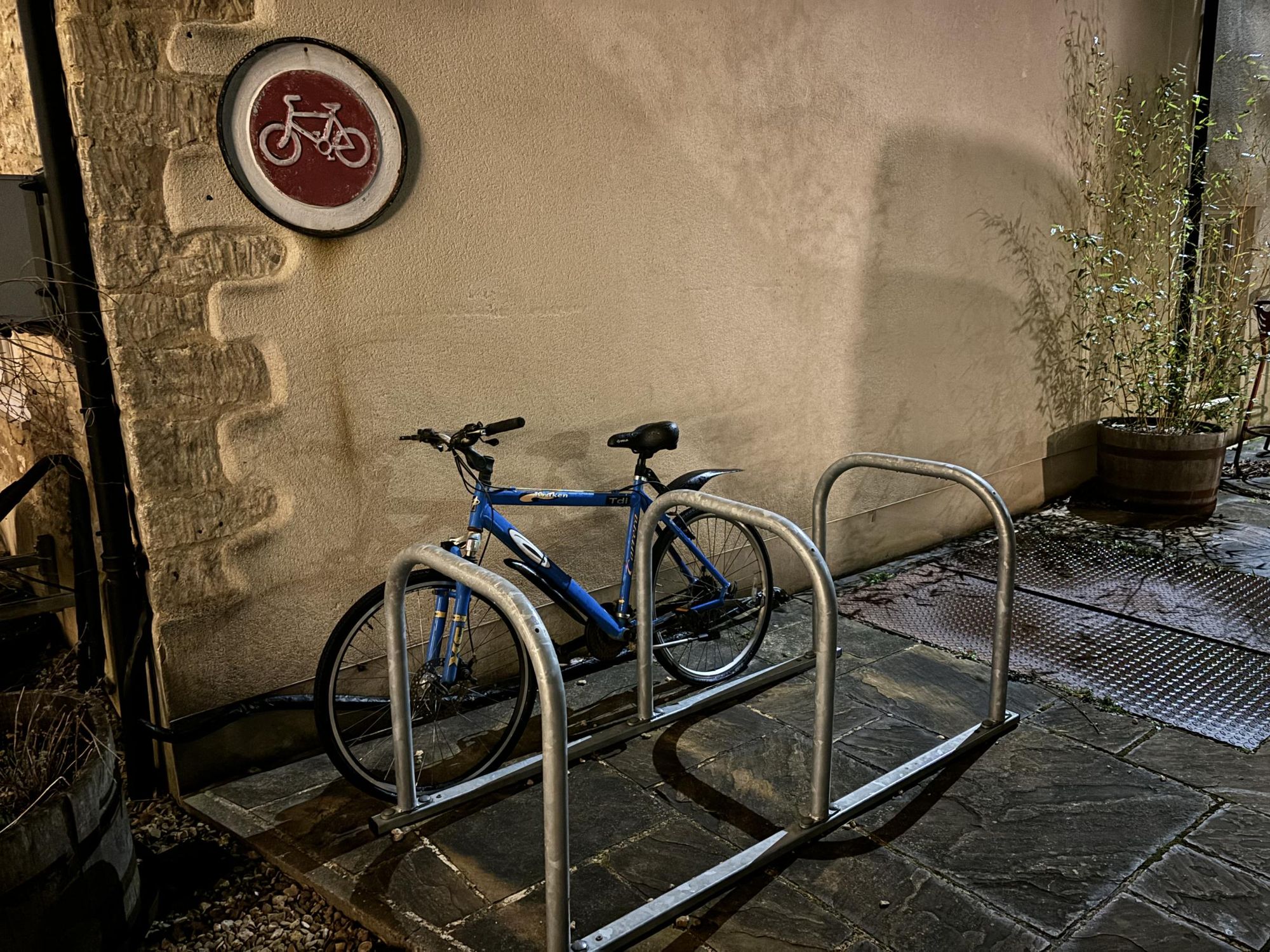 Bike parking/locking point. (External). Published on 06-02-2025