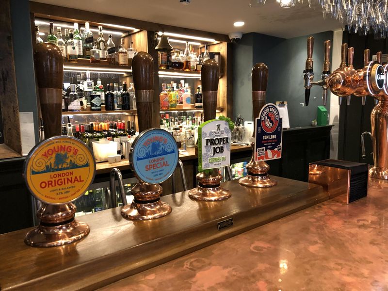 Cask pumps. (Bar). Published on 22-10-2022