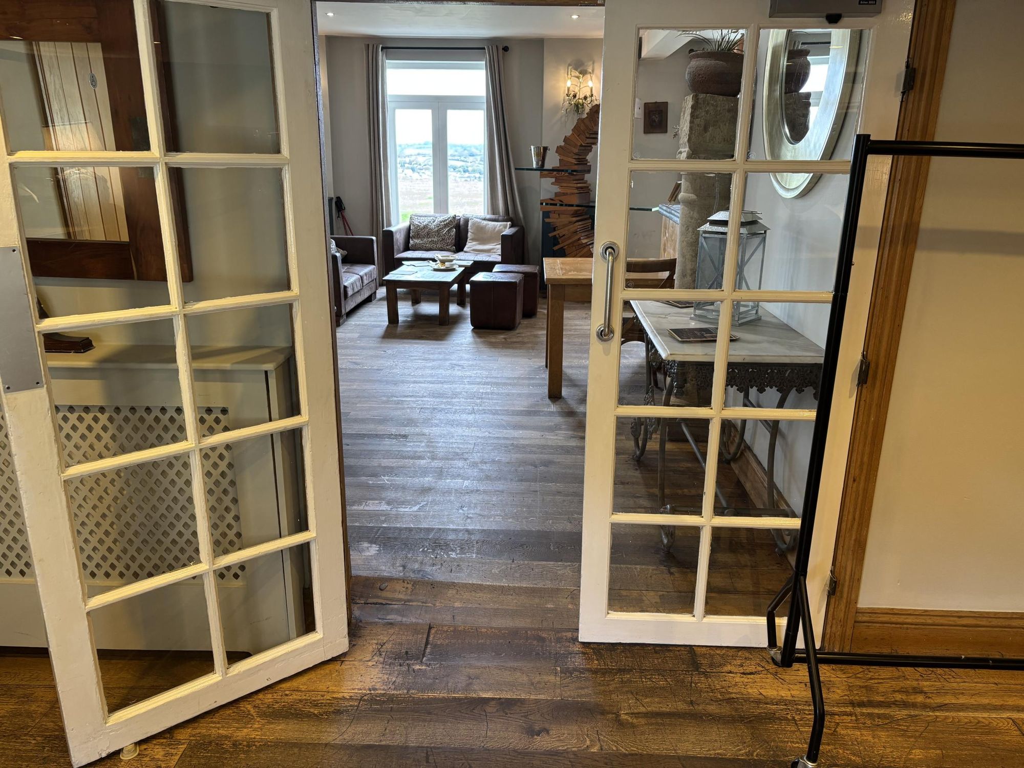 Accessible entrance way into restaurant. (Restaurant). Published on 21-10-2026
