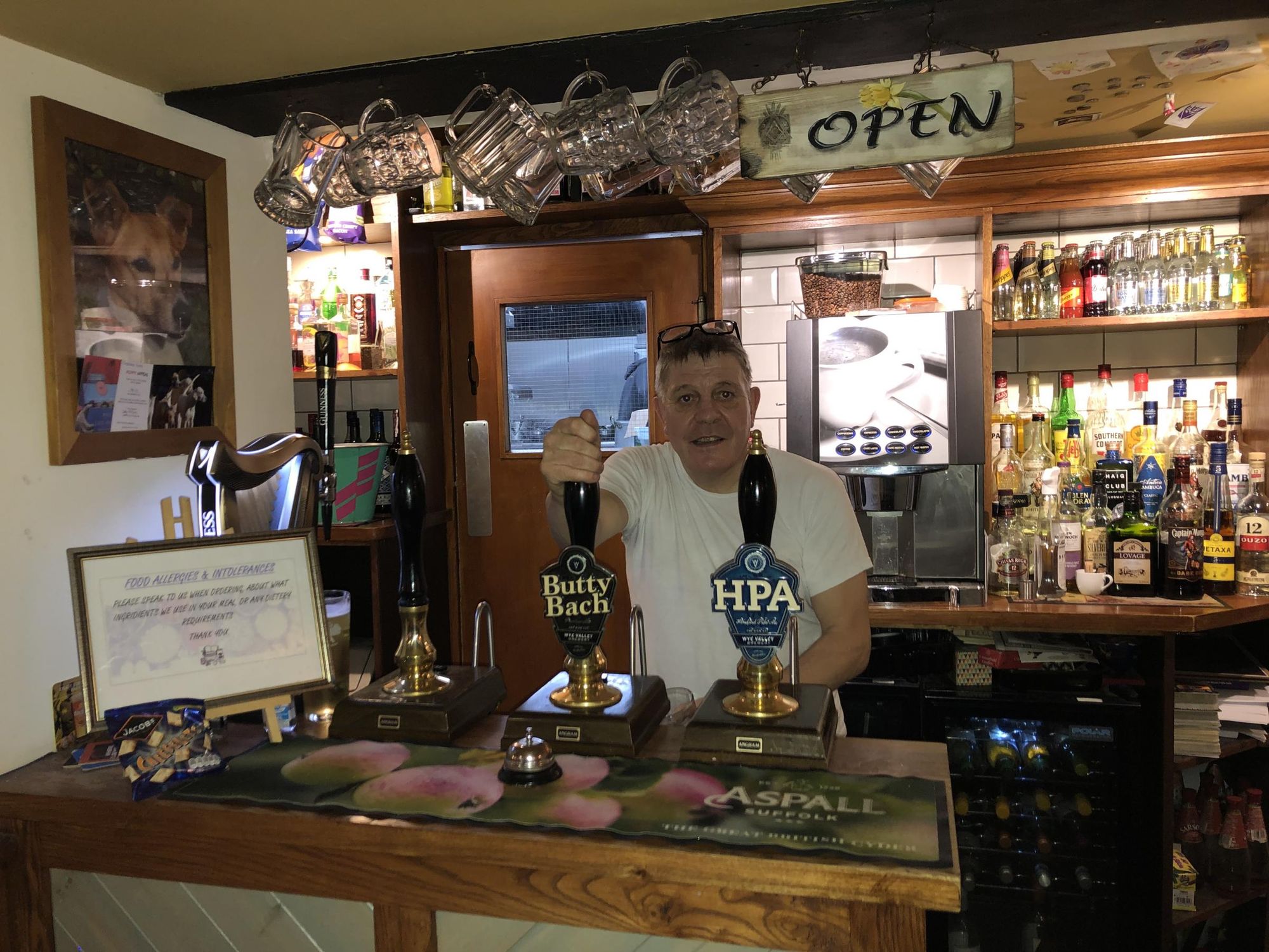 (Bar, Publican). Published on 01-01-2022