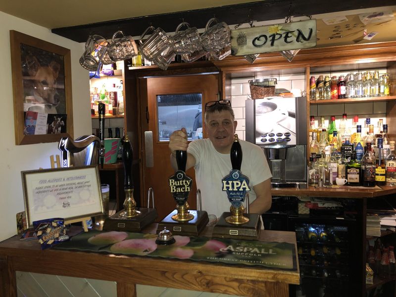 (Bar, Publican). Published on 01-01-2022