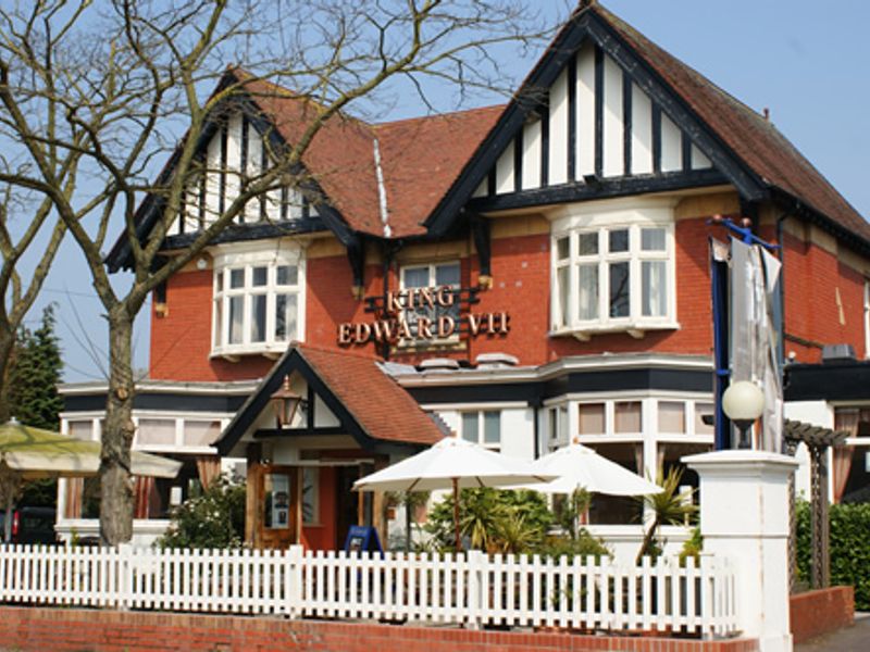 King Edward VII - Longlevens. (Pub, External). Published on 20-10-2013