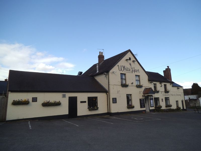 White Hart Inn - Maisemore. (Pub, External). Published on 23-03-2014 