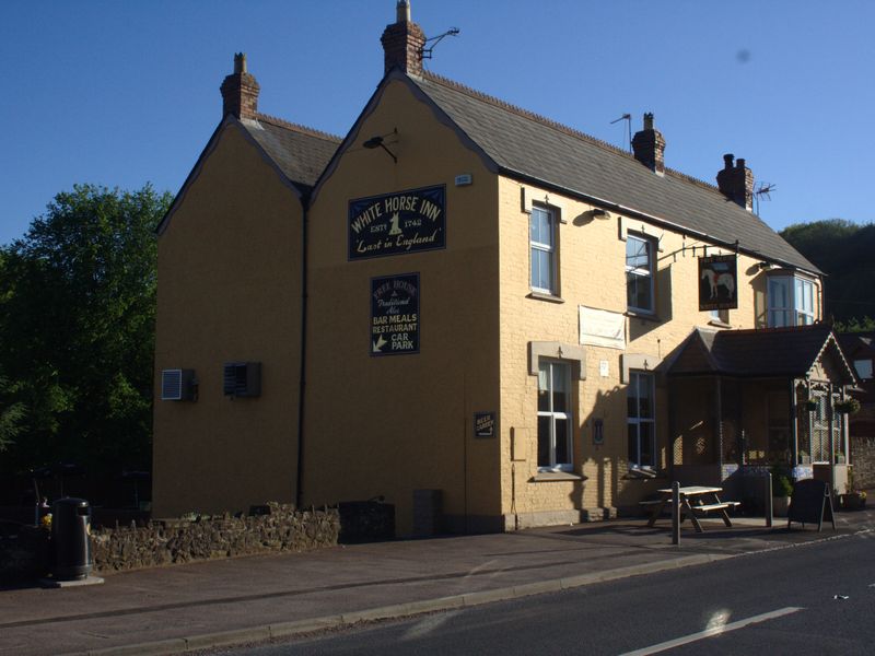 White Horse - Staunton. (Pub, External). Published on 19-10-2013