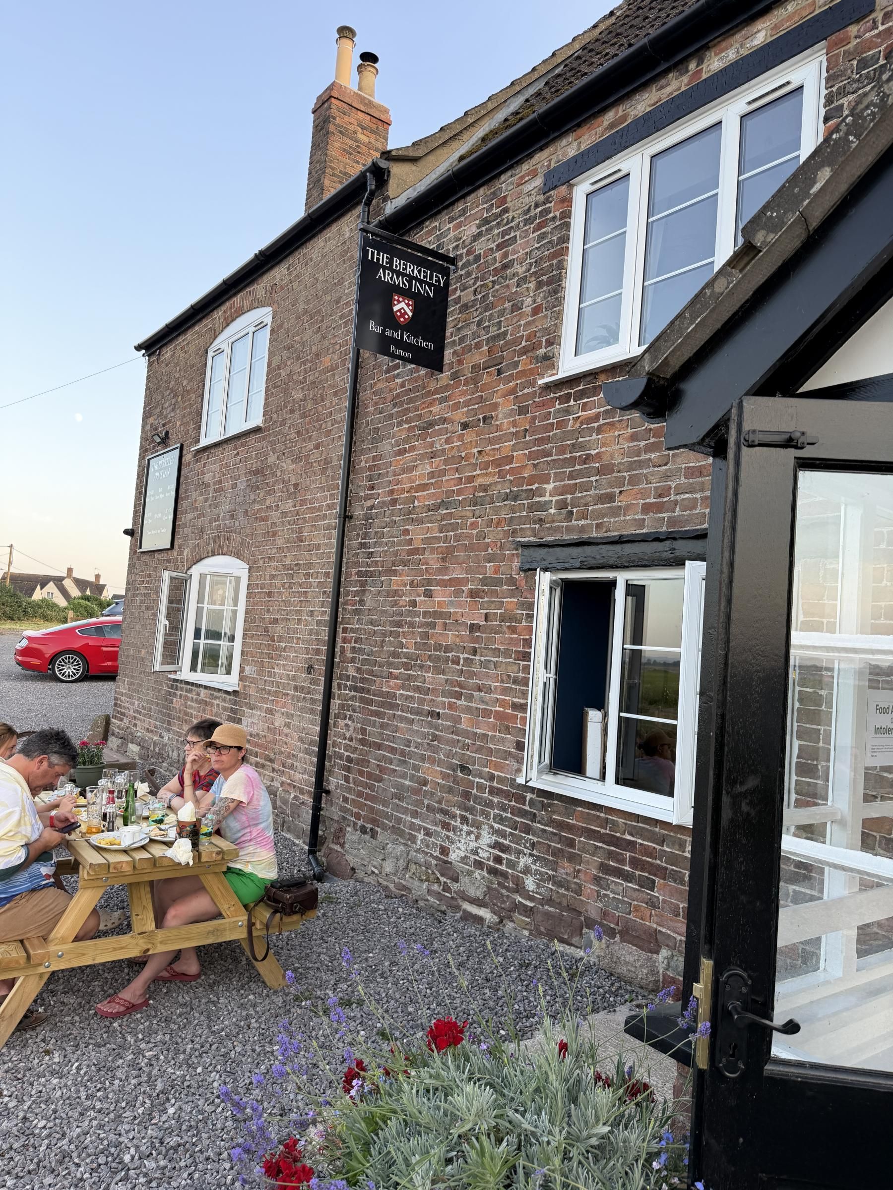 Front exterior of pub. (Pub, External). Published on 01-07-2026