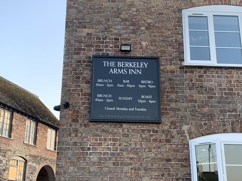 Opening hours. (External). Published on 01-07-2026