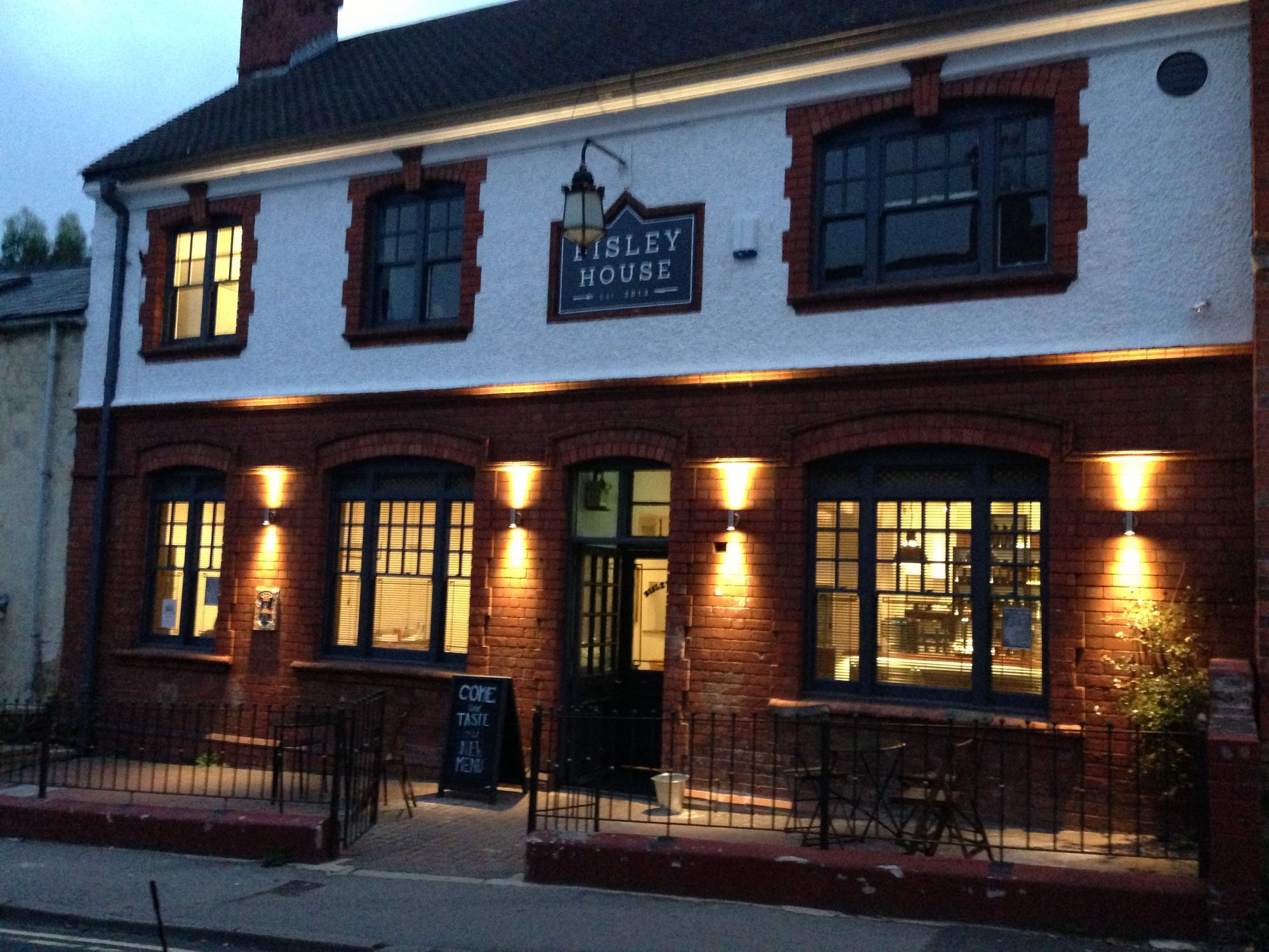Bisley House - Stroud. (Pub, External). Published on 17-03-2014