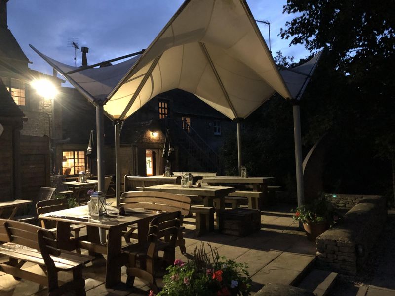 (Pub, External, Garden). Published on 02-10-2022