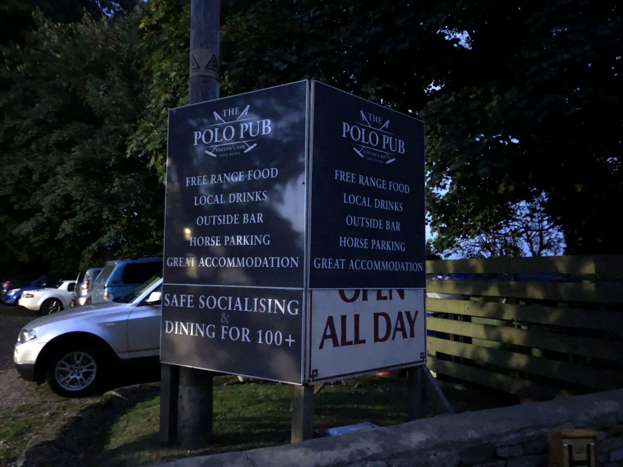 (External, Sign). Published on 02-10-2022