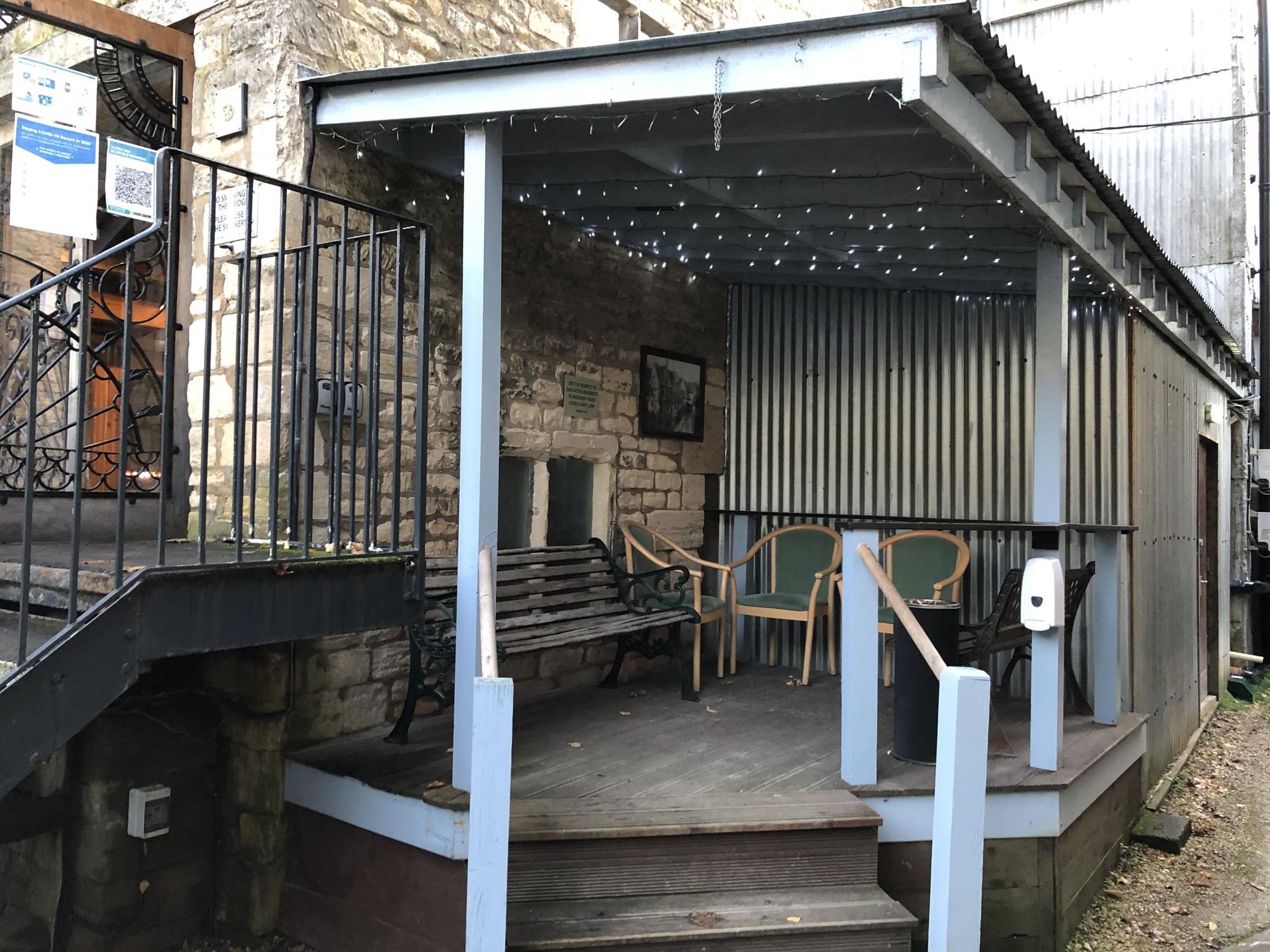 Smoking Shelter. (External). Published on 26-10-2020