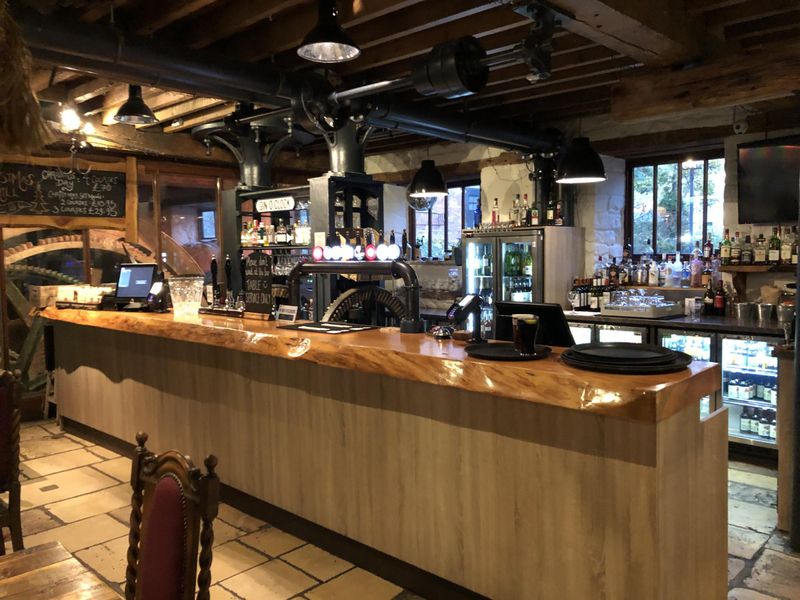 (Pub, Bar). Published on 26-10-2020