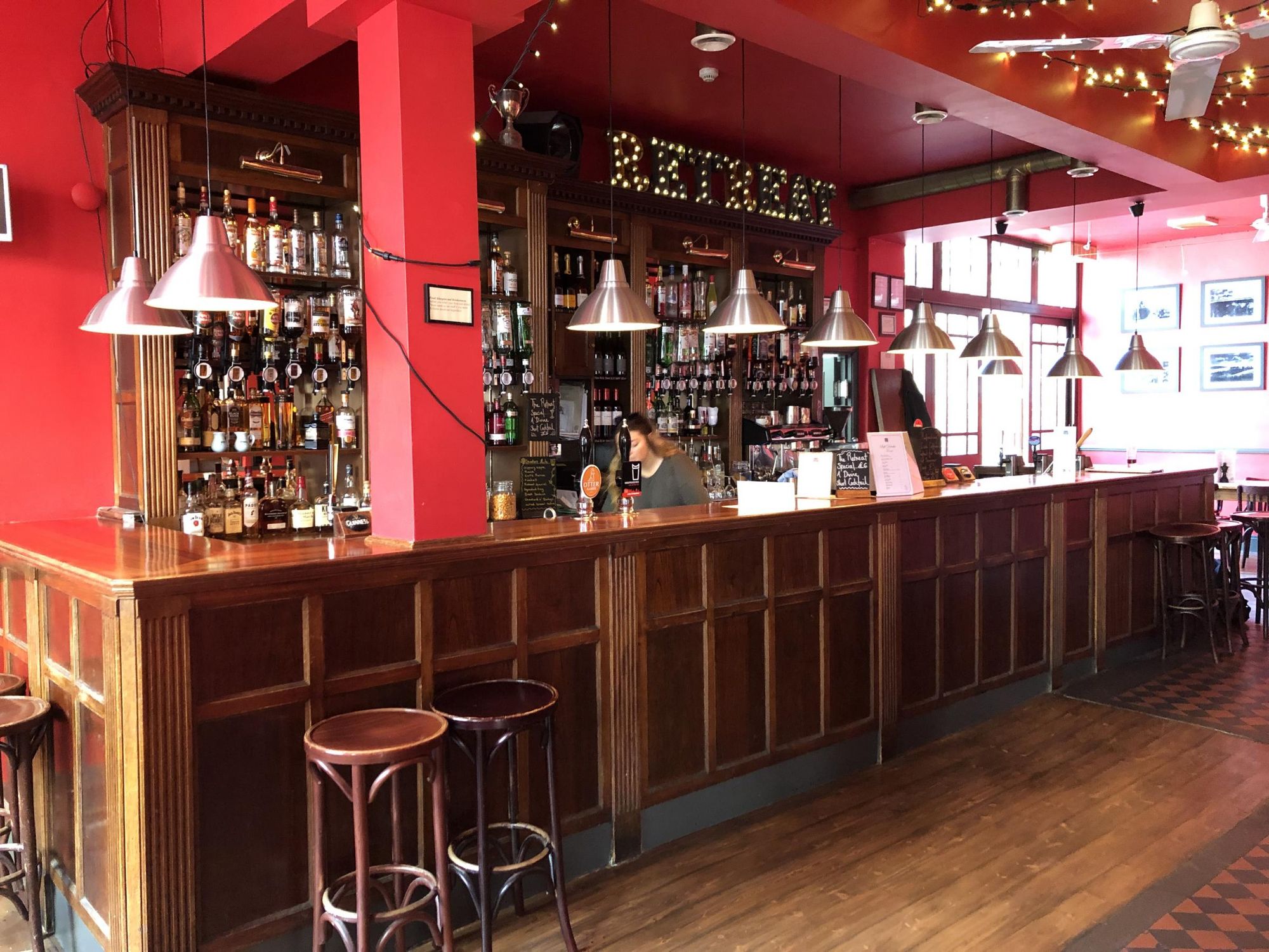 (Pub, Bar). Published on 02-09-2021