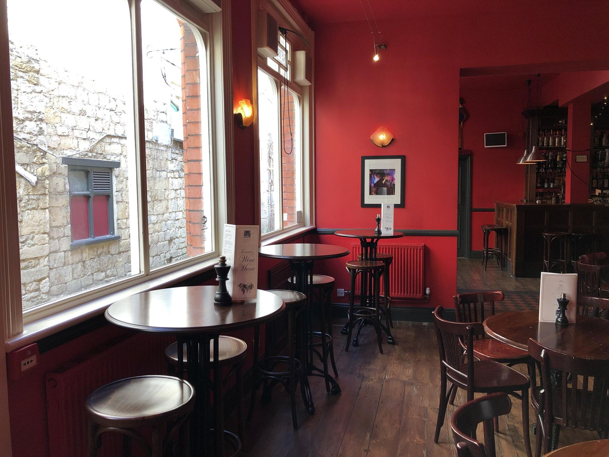 (Pub, Bar). Published on 02-09-2021