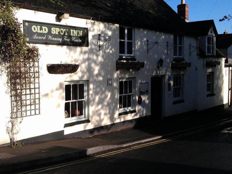 Old Spot - Dursley. (Pub, External). Published on 16-10-2013