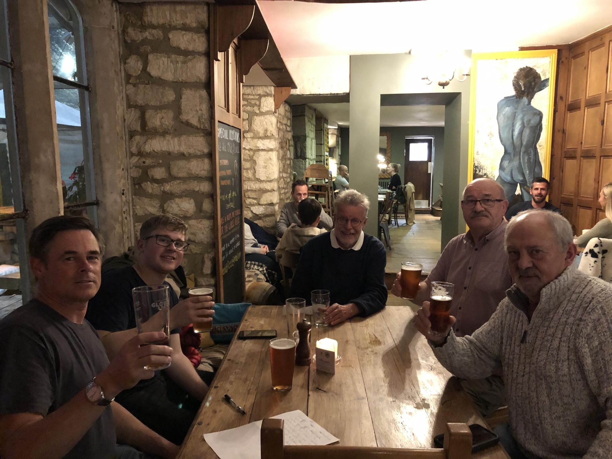Beer and banter. (Customers). Published on 28-10-2022