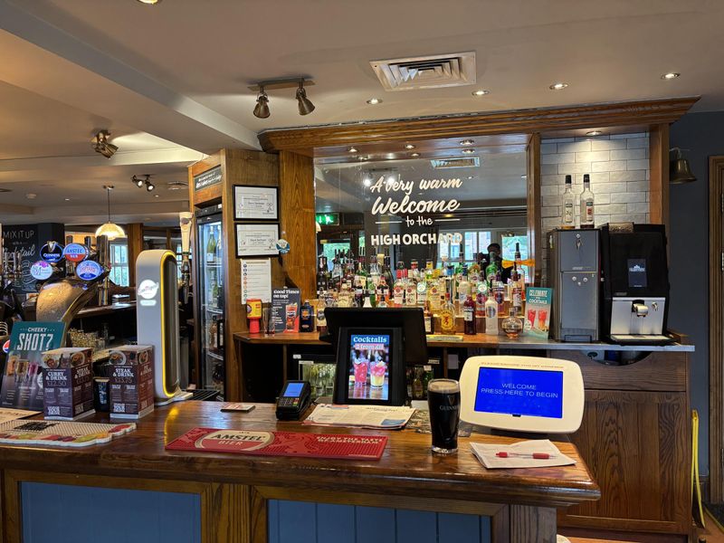 (Bar). Published on 25-04-2025