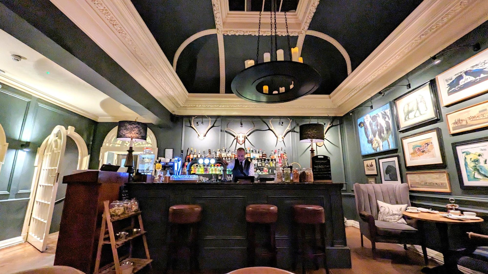 Main Bar. (Pub). Published on 30-09-2025