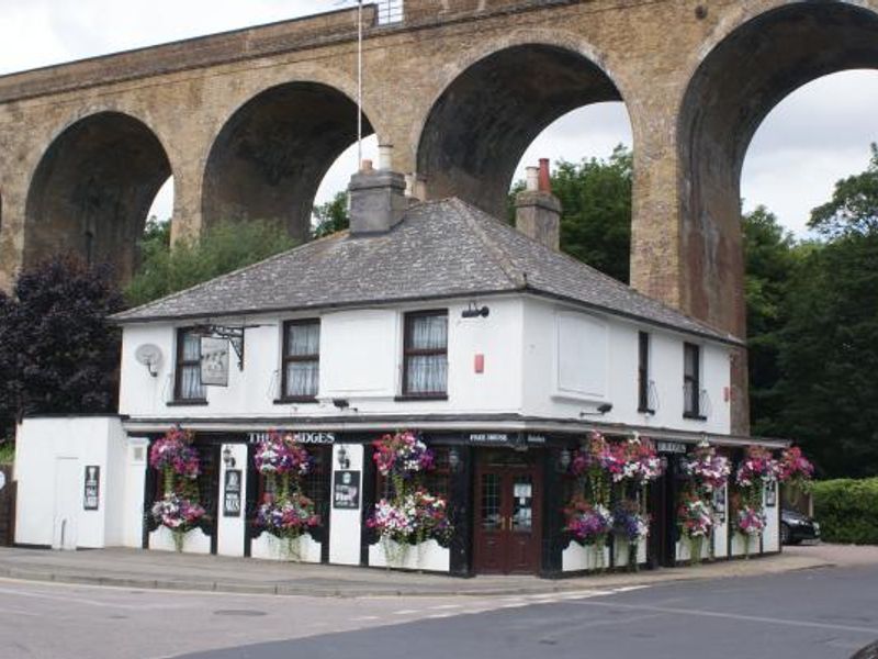 Street view in front of the impressive railway viaduct. (Pub, External, Key). Published on 04-08-2015