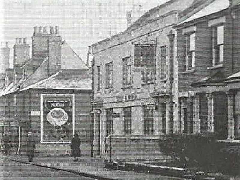 Former livery. (Pub, External). Published on 13-01-2024
