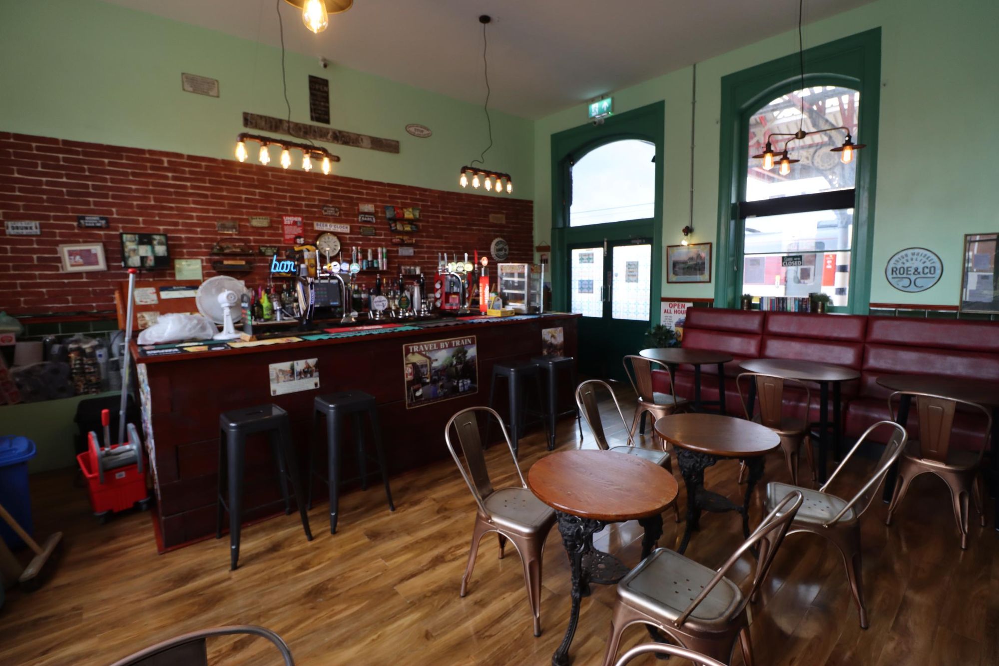 (Pub, Bar). Published on 29-08-2024