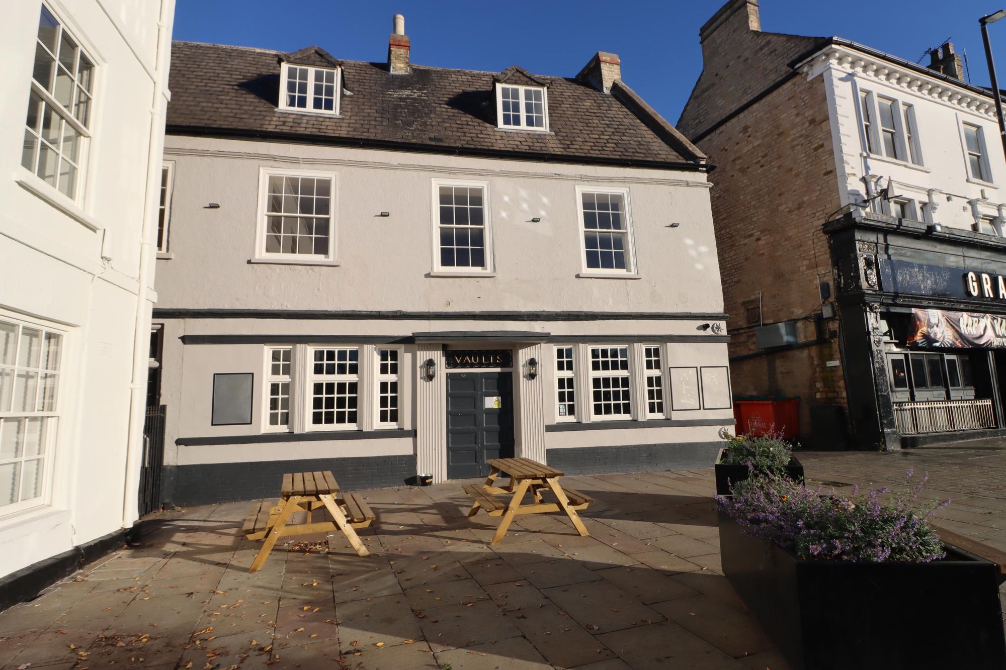 (Pub, Key). Published on 17-10-2026