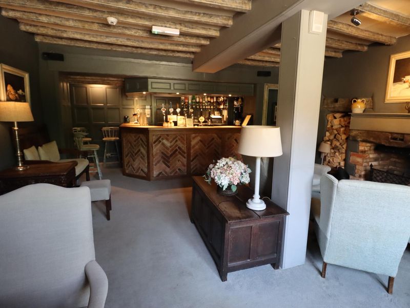 (Pub, Bar). Published on 12-06-2025 