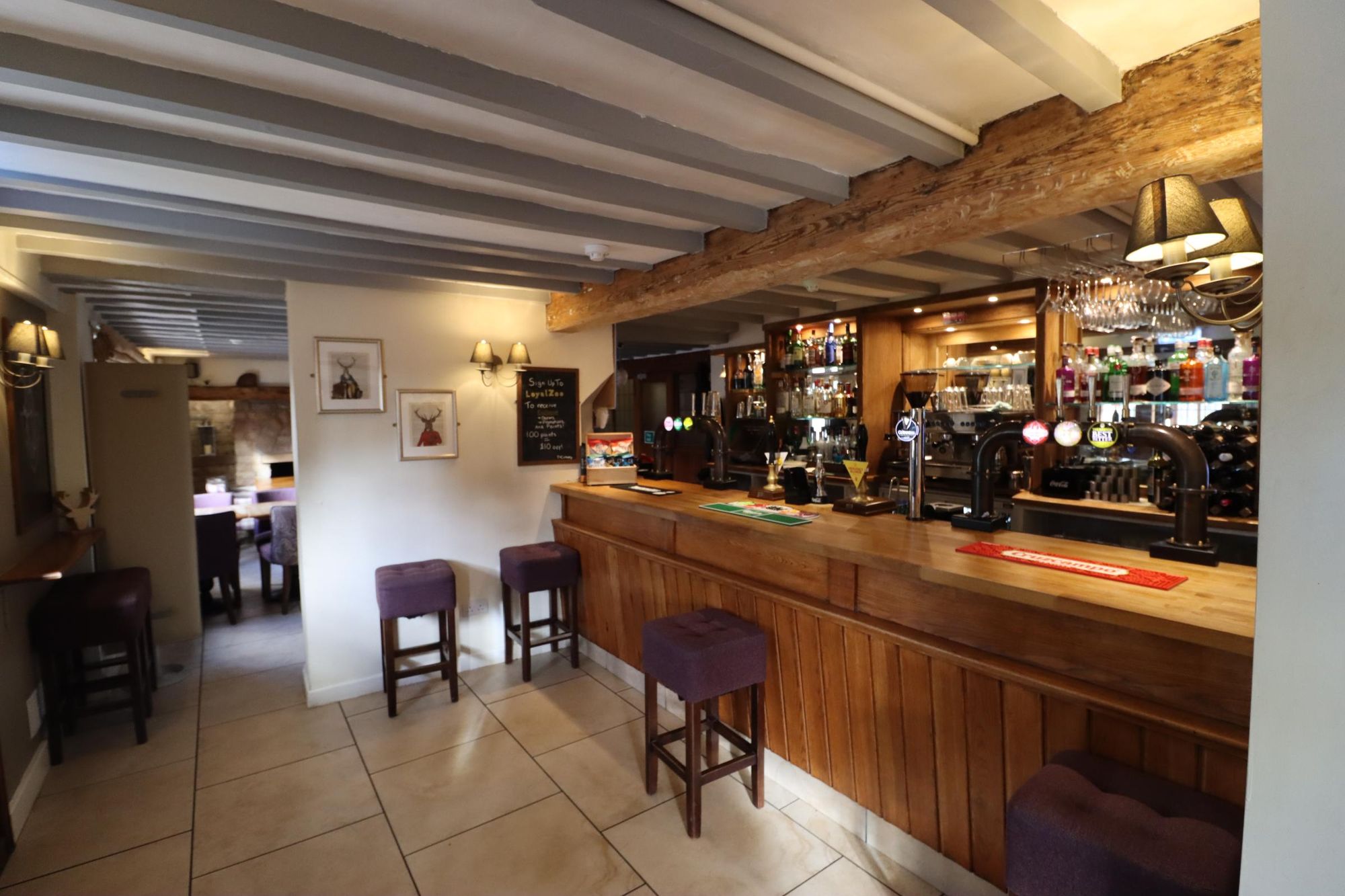 (Pub, Bar). Published on 15-11-2024