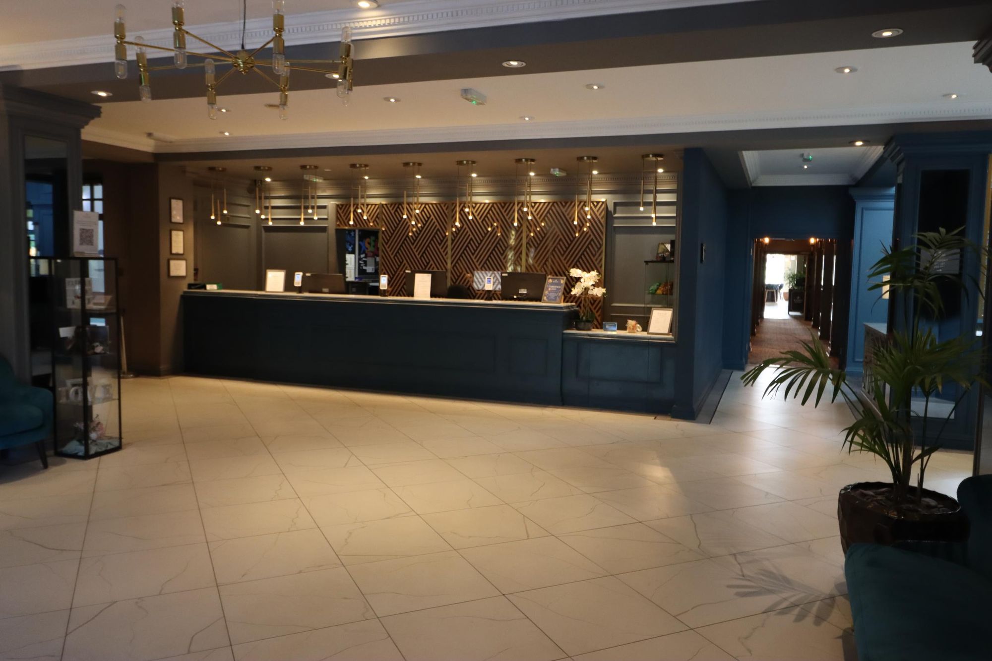 Hotel reception. Published on 18-10-2024