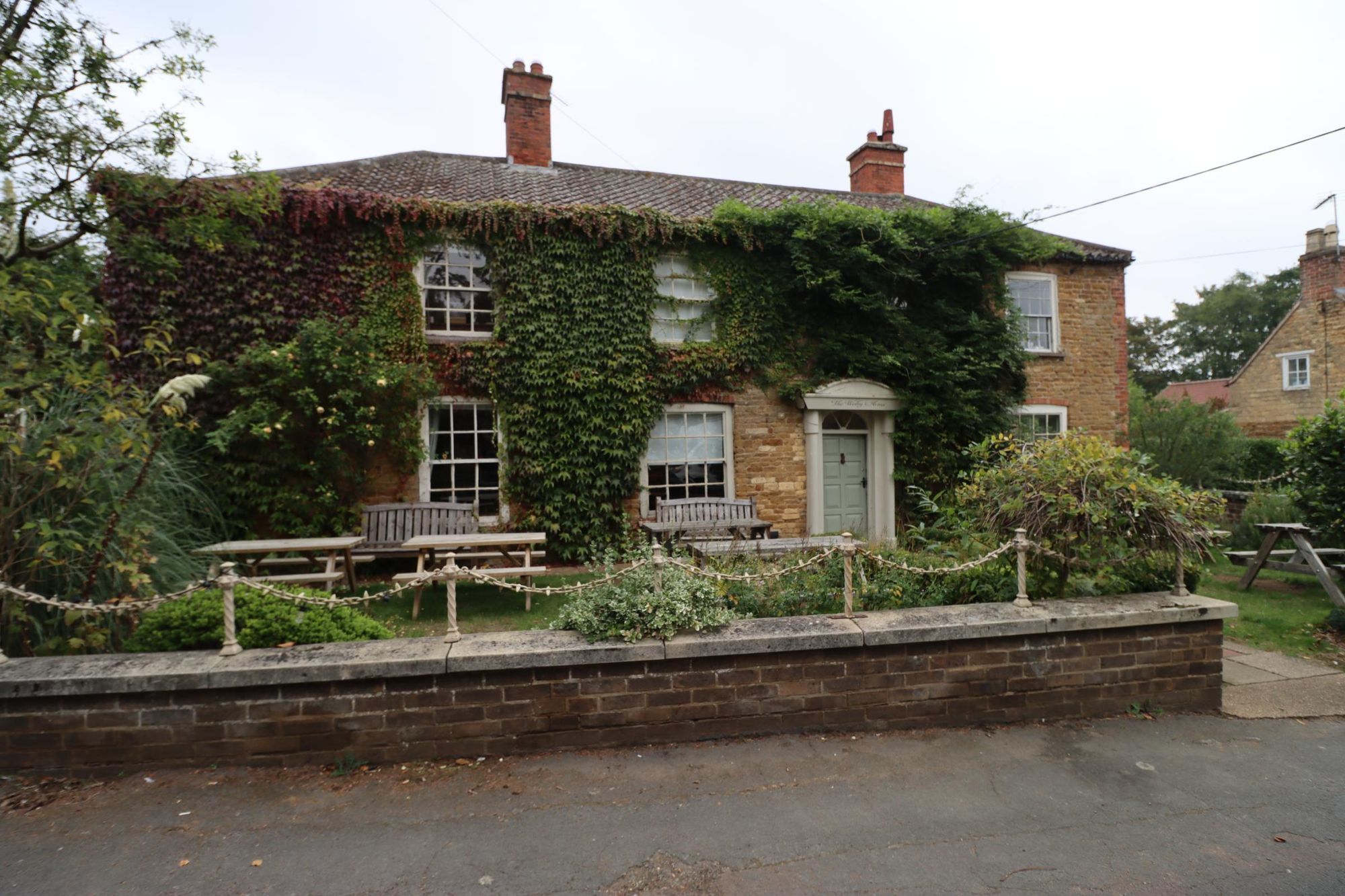 (Pub, External, Key). Published on 01-10-2024